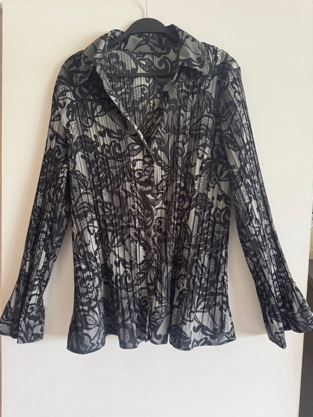 Apt. 9 Black and Gray Printed Pleated Button-Down blouse size 1X